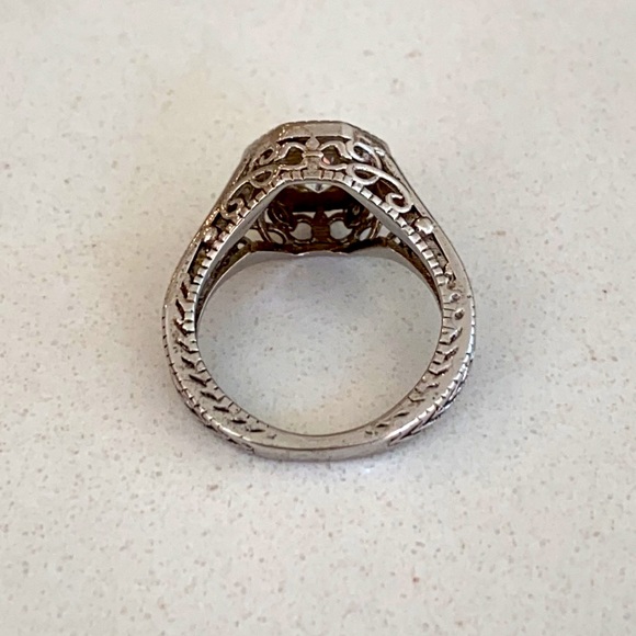 Ring - Picture 3 of 4